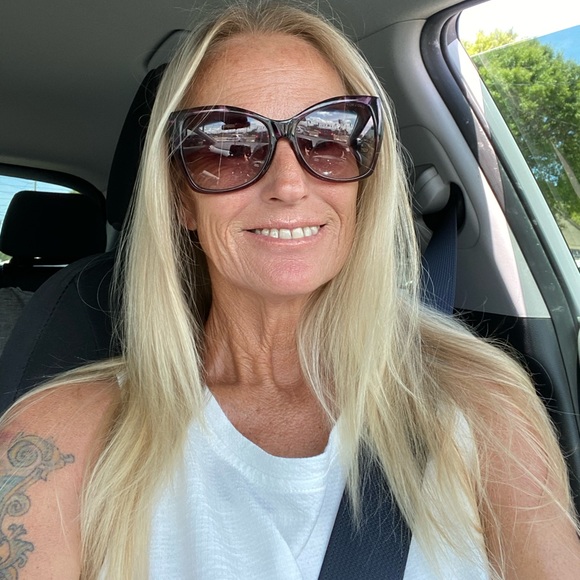 Welcome to my closet - Picture 7 of 11